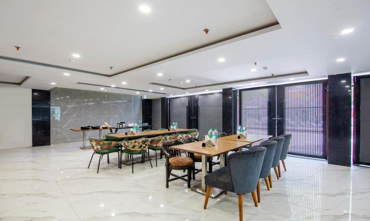 Treebo Royal Comfort นิวเดลี ภายนอก รูปภาพ