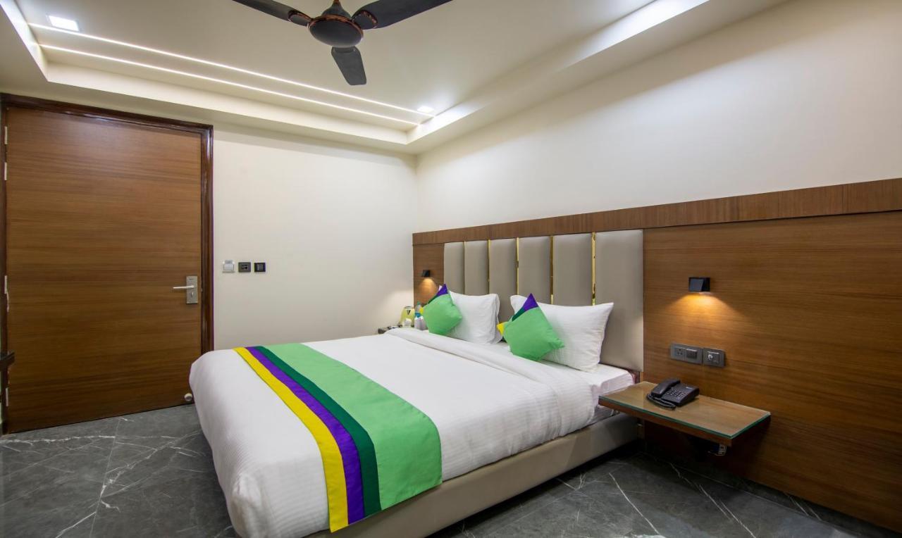 Treebo Royal Comfort นิวเดลี ภายนอก รูปภาพ