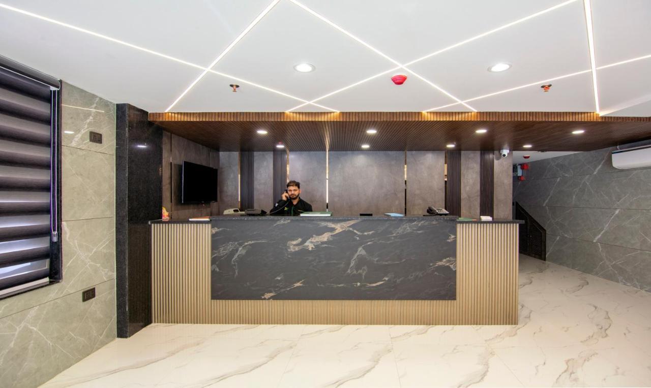 Treebo Royal Comfort นิวเดลี ภายนอก รูปภาพ