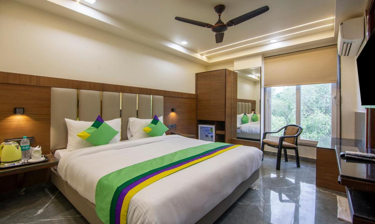 Treebo Royal Comfort นิวเดลี ภายนอก รูปภาพ