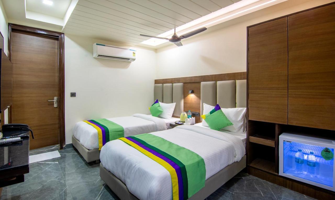 Treebo Royal Comfort นิวเดลี ภายนอก รูปภาพ